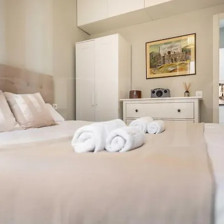 & Authentic With Balcony By Rems Apartment Malaga